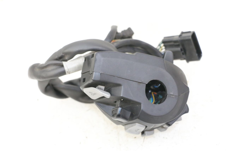 photo de LINKS SCHALTER HONDA FORZA 125 (2021 - 2025) - Details der Befestigungspunkte