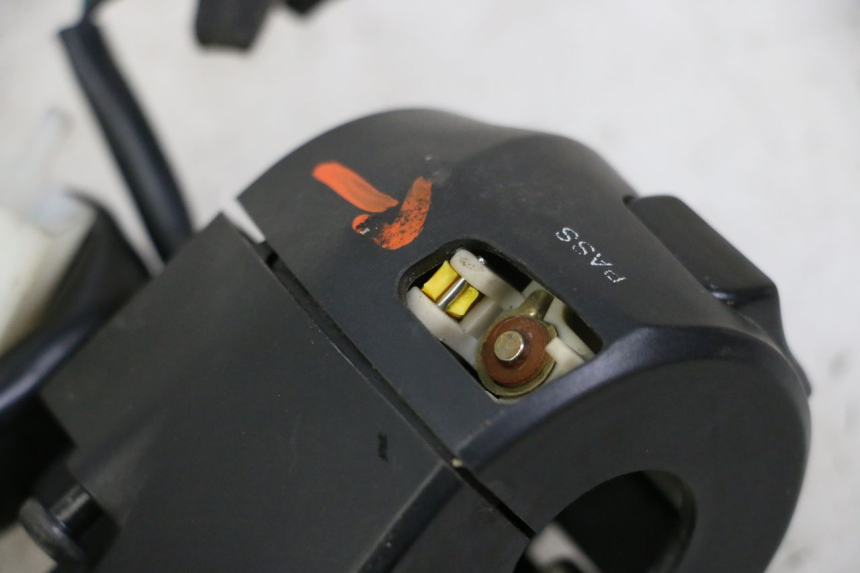 photo de LINKS SCHALTER SYM JOYMAX 125 (2010 - 2017) - Zoom auf Gebrauchszustand