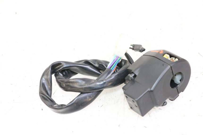 photo de LINKS SCHALTER SYM JOYMAX 125 (2010 - 2017) - Details der Befestigungspunkte