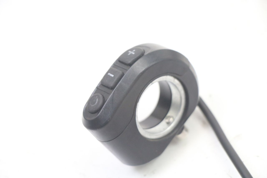 photo de LINKS SCHALTER JOYOR S10-S-Z 1 - Zoom auf Gebrauchszustand