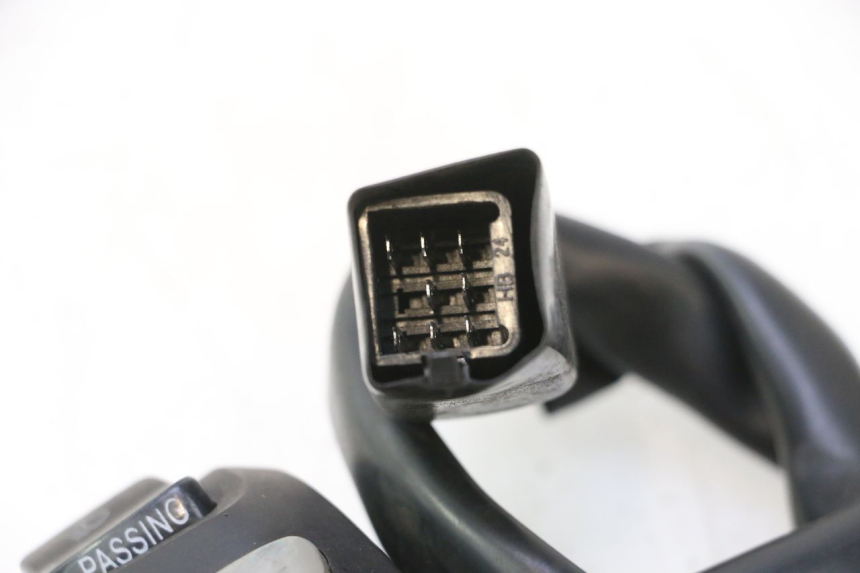 photo de LINKS SCHALTER PEUGEOT KISBEE 4T 50 (2023 - 2026) - Details der Befestigungspunkte