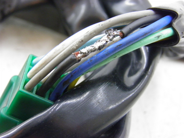 photo de LINKS SCHALTER KYMCO QUANNON NAKED 125 (2010) - Alternative Perspektive