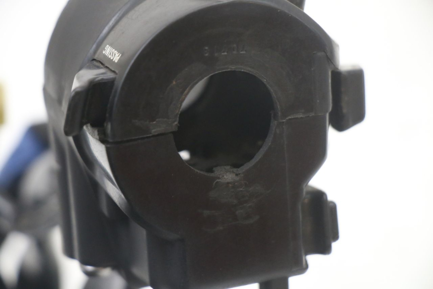 photo de LINKS SCHALTER KYMCO XCITING 500 (2007 - 2010) - Details der Befestigungspunkte