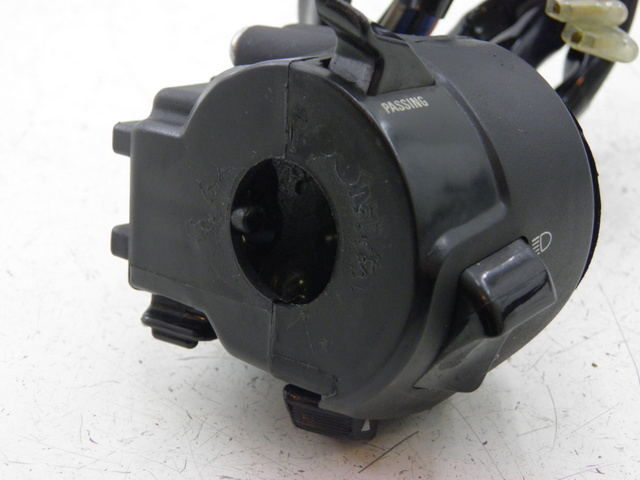 photo de LINKS SCHALTER KYMCO XCITING RI ABS 500 (2010) - Details der Befestigungspunkte