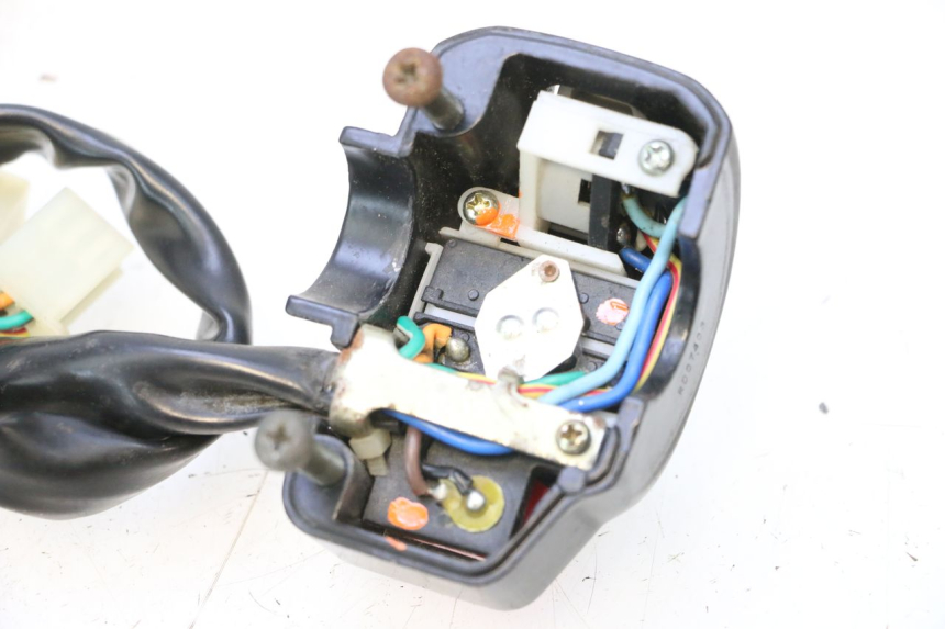 photo de LINKS SCHALTER KEEWAY MATRIX RX9 125 (2006 - 2007) - Technische Nahaufnahme