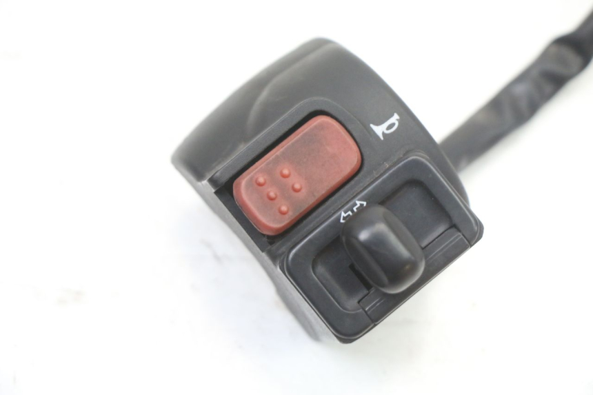 photo de LINKS SCHALTER MBK BOOSTER NEXT GENERATION 50 (1995 - 1998) - Detailansicht des Bauteils