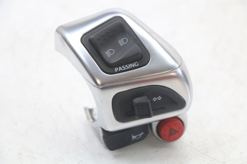 photo de LINKS SCHALTER PIAGGIO MP3 HPE 350 (2018 - 2020) - Detailansicht des Bauteils