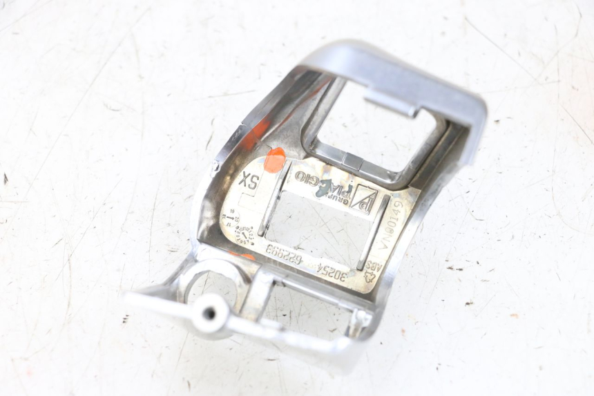photo de LINKS SCHALTER PIAGGIO MP3 HPE 300 (2019 - 2026) - Technische Nahaufnahme