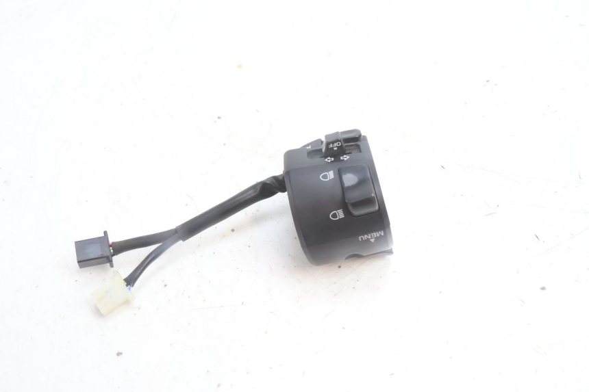 photo de LINKS SCHALTER YAMAHA N-MAX NMAX 125 (2021 - 2024) - Alternative Perspektive
