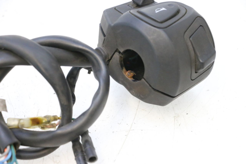 photo de LINKS SCHALTER HONDA PCX (JF57/JF64) 125 (2014 - 2018) - Details der Befestigungspunkte