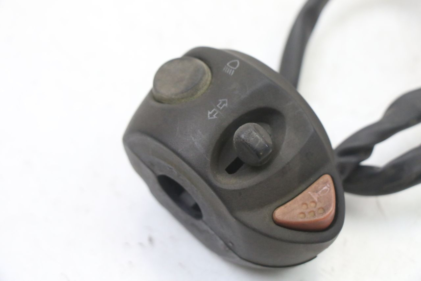 photo de LINKS SCHALTER PEUGEOT SATELIS 125 (2013 - 2018) - Detailansicht des Bauteils