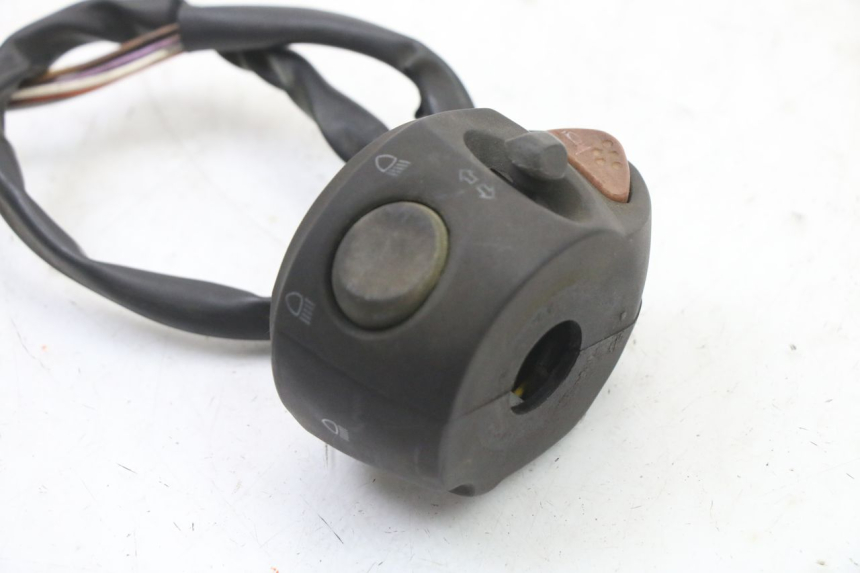 photo de LINKS SCHALTER PEUGEOT SATELIS 125 (2013 - 2018) - Alternative Perspektive