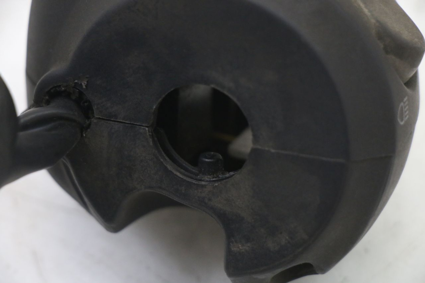 photo de LINKS SCHALTER PEUGEOT SATELIS 125 (2013 - 2018) - Details der Befestigungspunkte