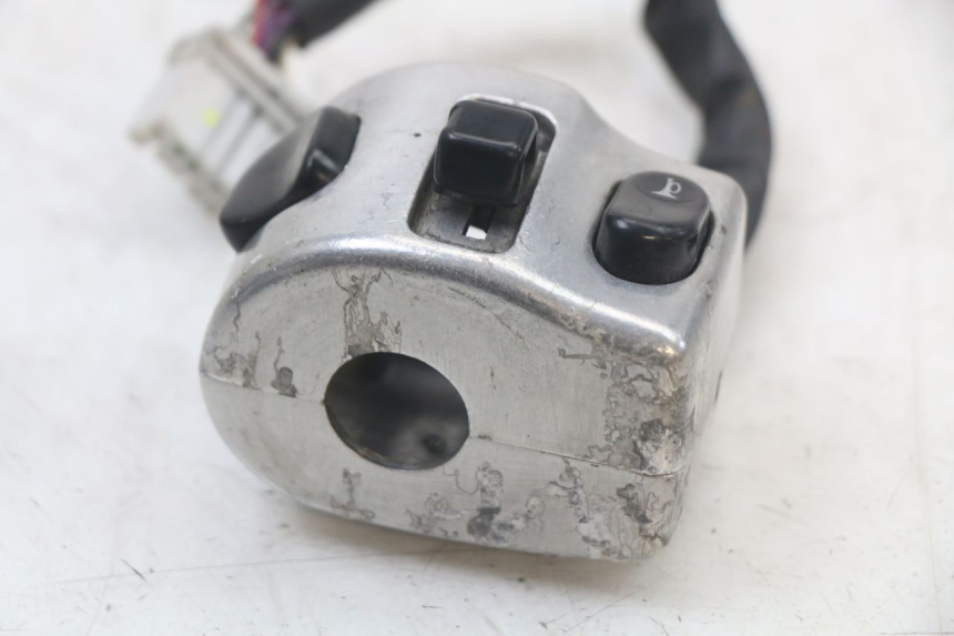 photo de LINKS SCHALTER PIAGGIO BEVERLY 125 (1998 - 2005) - Technische Nahaufnahme