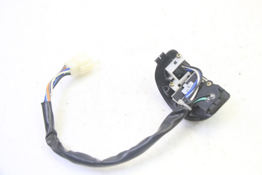 photo de LINKS SCHALTER EFUN PUSA 1 - Technische Nahaufnahme