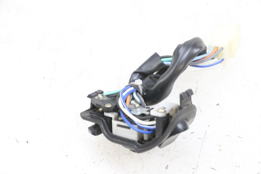 photo de LINKS SCHALTER EFUN PUSA 1 - Zoom auf Gebrauchszustand