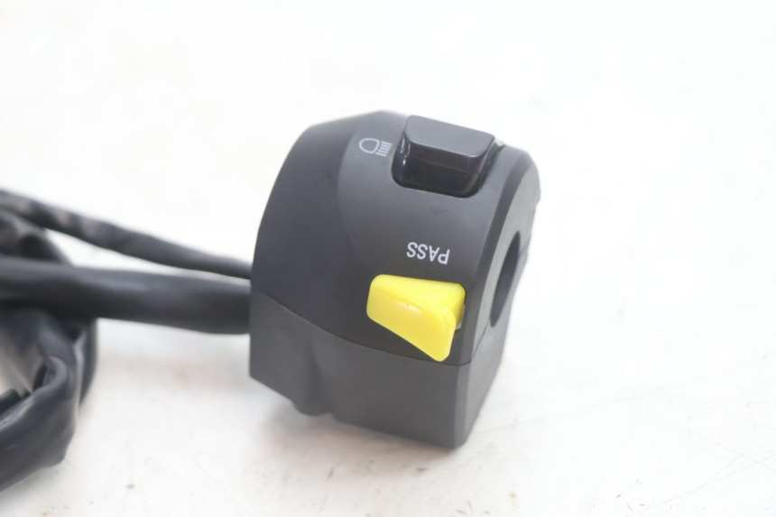 photo de LINKS SCHALTER JM MOTORS R-MAX TECH 50 (2024 - 2026) - Alternative Perspektive