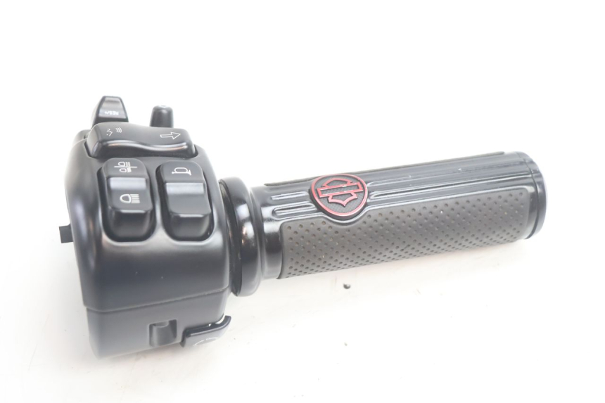 photo de LINKS SCHALTER HARLEY DAVIDSON ROAD GLIDE FLTRXSE 1920 (2018 - 2022) - Details der Befestigungspunkte