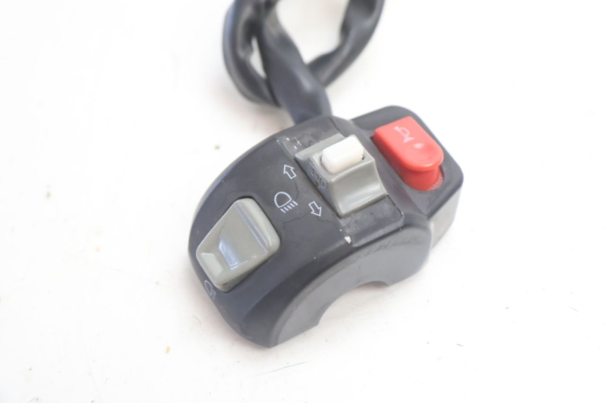 photo de LINKS SCHALTER TNT MOTOR ROMA 10' 2T 50 (2011 - 2018) - Alternative Perspektive