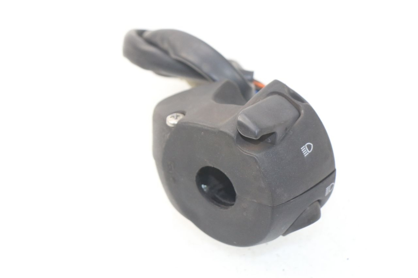 photo de LINKS SCHALTER PEUGEOT SATELIS 300 (2012 - 2015) - Technische Nahaufnahme