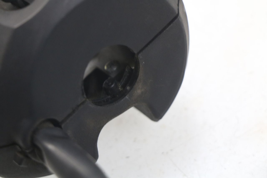 photo de LINKER LENKER PEUGEOT SATELIS 125 (2006 - 2009) - Detailansicht des Bauteils