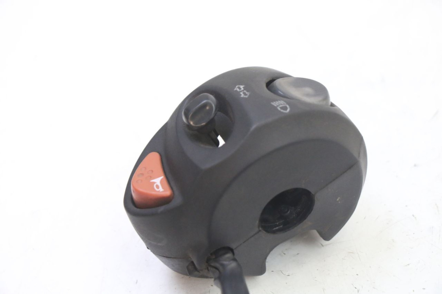 photo de LINKS SCHALTER PEUGEOT SATELIS 125 (2013 - 2018) - Zoom auf Gebrauchszustand