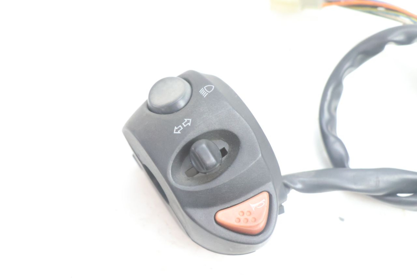 photo de LINKER LENKER PEUGEOT SATELIS 125 (2006 - 2009) - Detailansicht des Bauteils