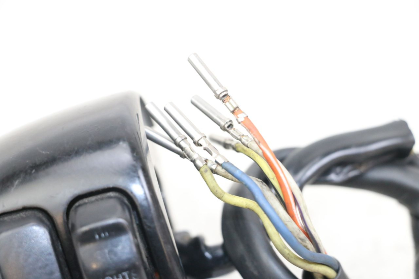 photo de LINKS SCHALTER HARLEY DAVIDSON SPORTSTER XL CUSTOM 1200 (2003 - 2004) - Details der Befestigungspunkte