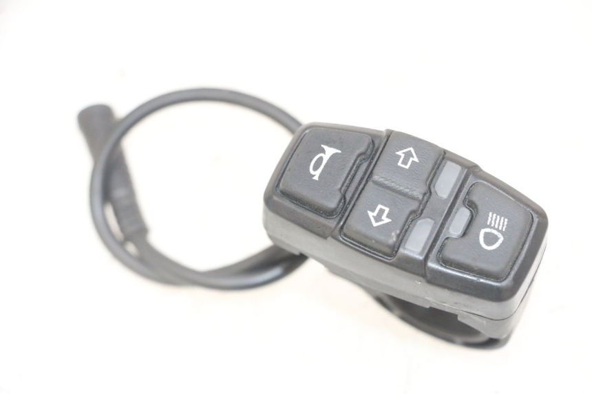 photo de LINKS KOMMUTATOR NAMI STELLAR 1 - Detailansicht des Bauteils