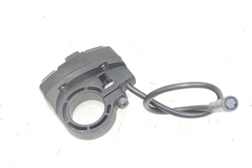 photo de LINKS KOMMUTATOR NAMI STELLAR 1 - Alternative Perspektive