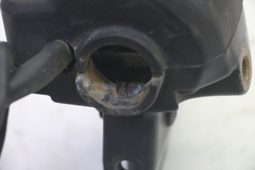 photo de LINKS SCHALTER PEUGEOT VIVACITY 100 (1999 - 2008) - Details der Befestigungspunkte