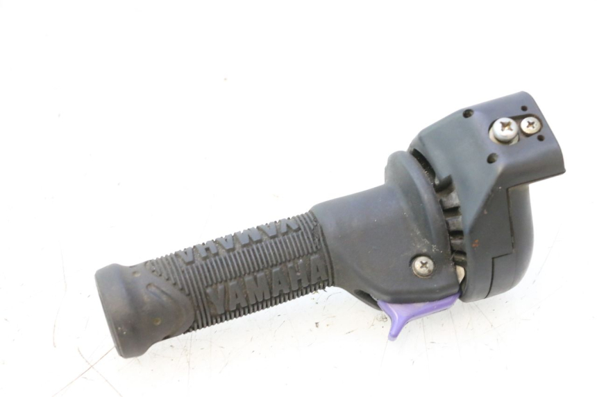 photo de LINKS SCHALTER YAMAHA WAVE RUNNER GP R 1200 (2000 - 2003) - Details der Befestigungspunkte