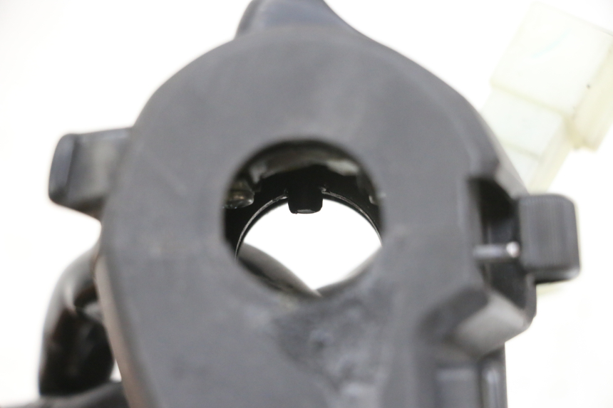 photo de LINKER LENKER YAMAHA X-MAX XMAX 125 (2010 - 2013) - Details der Befestigungspunkte