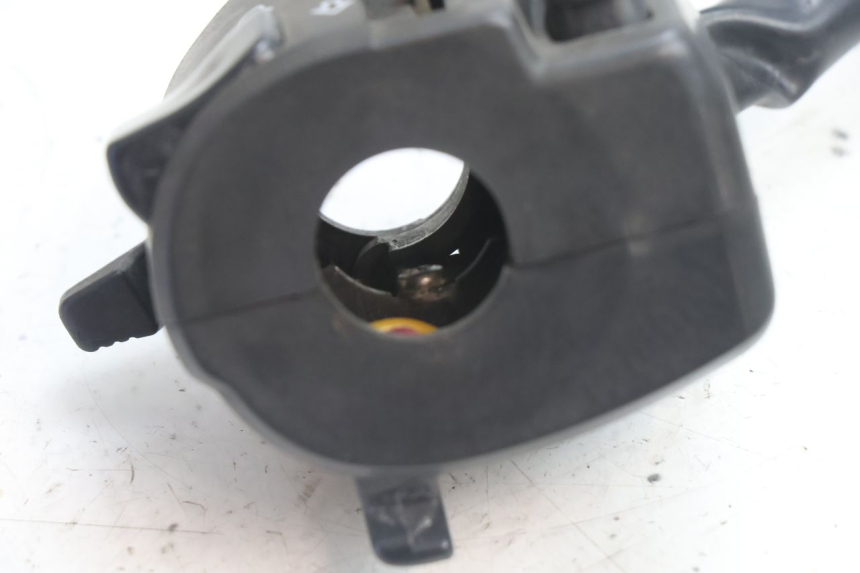 photo de LINKS SCHALTER YAMAHA XJR 1300 (1998 - 2002) - Details der Befestigungspunkte