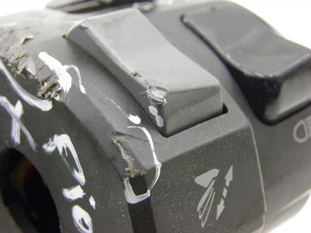 photo de LINKS SCHALTER YAMAHA FJR 1300 (2004 - 2005) - Alternative Perspektive