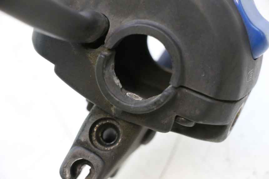 photo de LINKER LENKER YAMAHA YP MAJESTY 125 (1998 - 2001) - Details der Befestigungspunkte