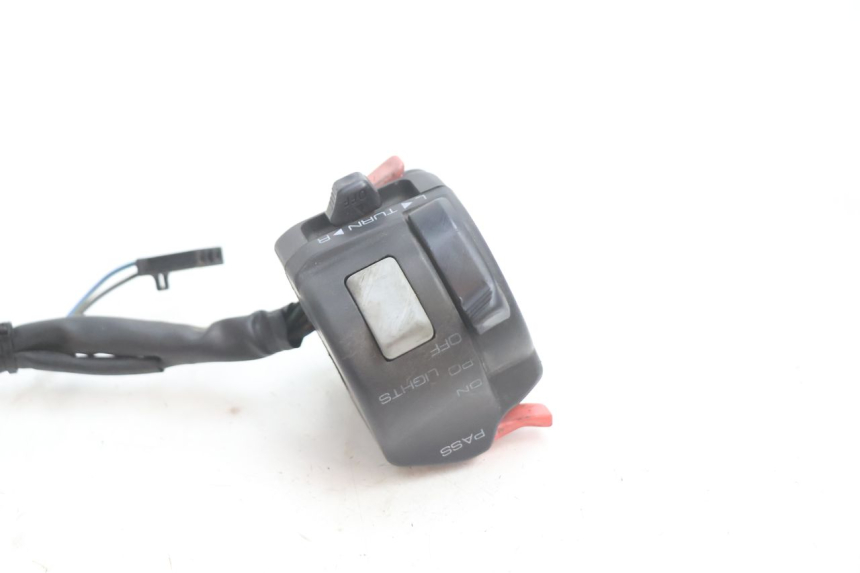 photo de LINKS SCHALTER YAMAHA YZF R GENESIS 750 (1993 - 1998) - Zoom auf Gebrauchszustand