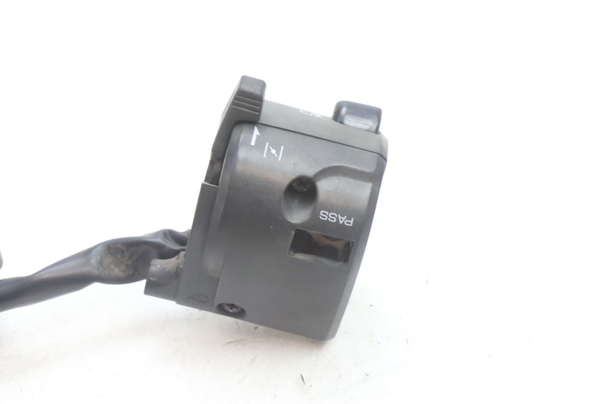 photo de LINKS SCHALTER KAWASAKI ZZR 600 (1995 - 2004) - Technische Nahaufnahme