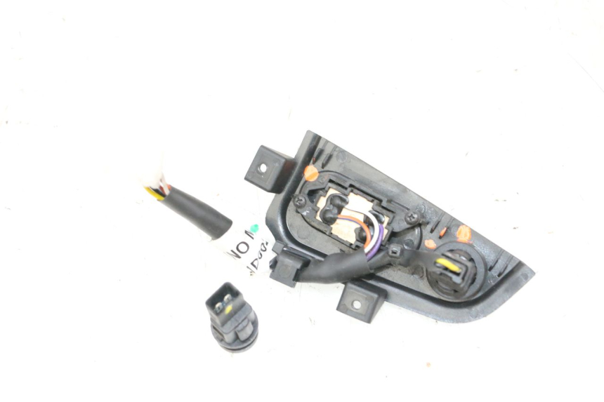 photo de SCHALTER PIAGGIO MP3 HPE 300 (2019 - 2026) - Gesamtansicht des Produkts