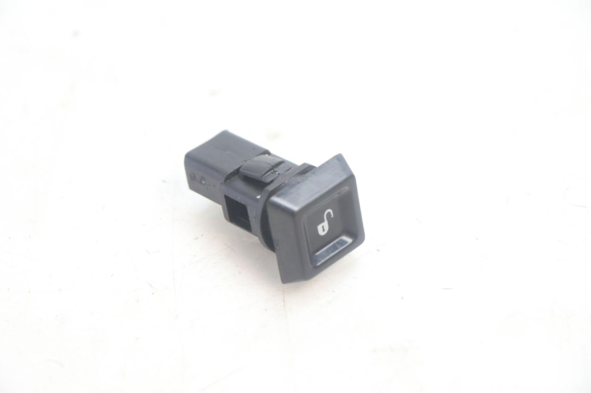 photo de SITZBANK-ENTRIEGELUNGSSCHALTER PIAGGIO MP3 HPE 530 (2022 - 2026) - Hauptansicht