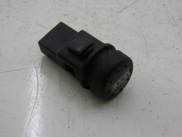 photo de SCHALTER PIAGGIO XEVO - X EVO 125 (2010 - 2015) - Hauptansicht