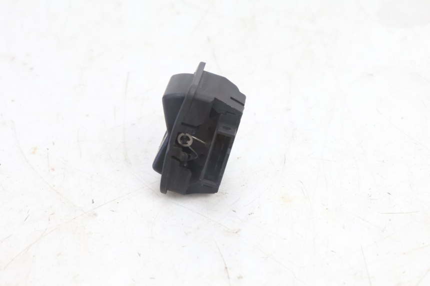 photo de LICHTSCHALTER HONDA FES PANTHEON 2T 125 (1998 - 2002) - Technische Nahaufnahme