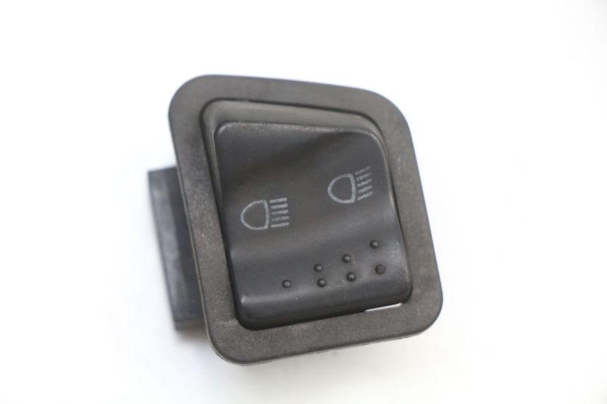 photo de LICHTSCHALTER PIAGGIO NEW TYPHOON 50 (2018 - 2021) - Detailansicht des Bauteils