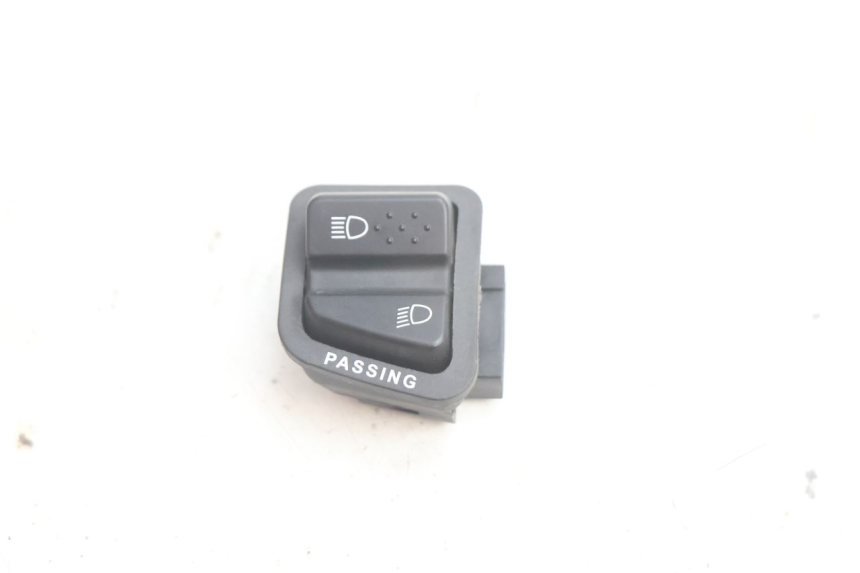 photo de LICHTSCHALTER PIAGGIO X9 EVOLUTION 125 (2003 - 2007) - Hauptansicht