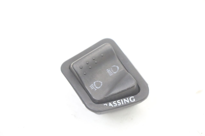 photo de LICHTSCHALTER PIAGGIO XEVO - X EVO 125 (2007 - 2017) - Hauptansicht