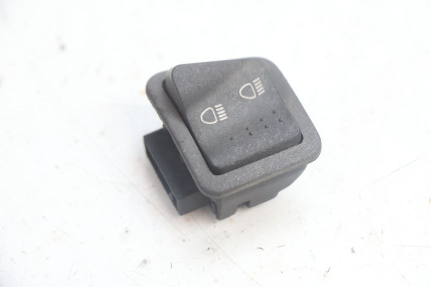 photo de ABBLENDLICHT SCHALTER  PIAGGIO ZIP IGET 4T 50 (2021 - 2023) - Detailansicht des Bauteils