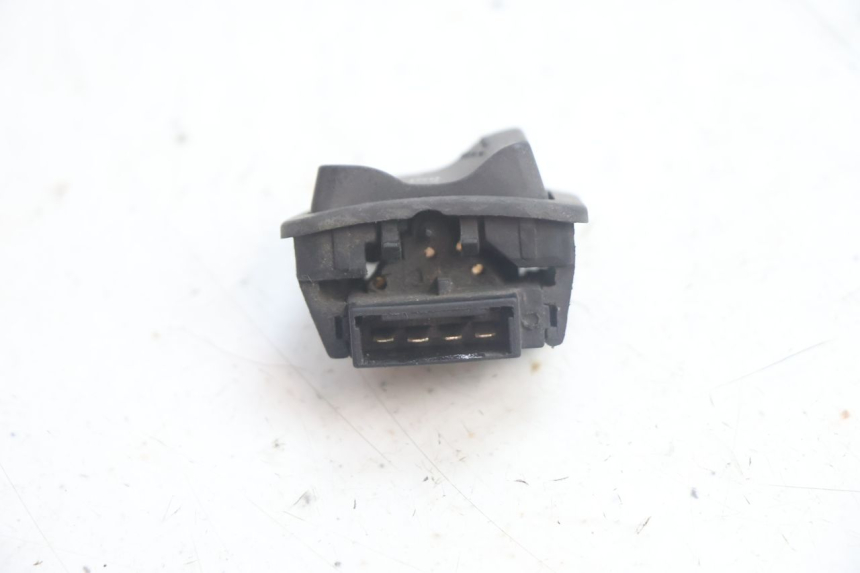 photo de ABBLENDLICHT SCHALTER  PIAGGIO ZIP IGET 4T 50 (2021 - 2023) - Zoom auf Gebrauchszustand