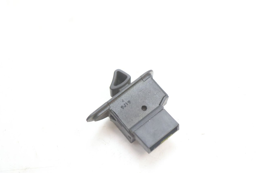 photo de SCHALTER ROLL LOCK PIAGGIO MP3 LT 300 (2010 - 2016) - Zoom auf Gebrauchszustand