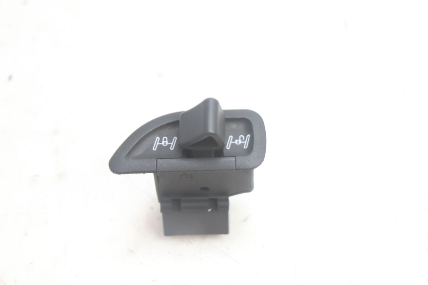 photo de SCHALTER ROLL LOCK PIAGGIO MP3 125 (2006 - 2014) - Hauptansicht