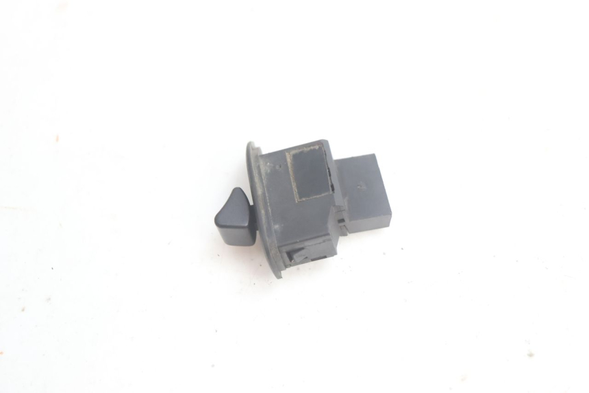 photo de SCHALTER ROLL LOCK PIAGGIO MP3 125 (2006 - 2014) - Zoom auf Gebrauchszustand